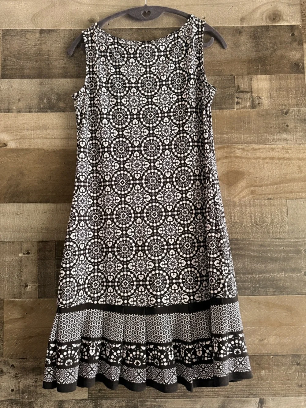White House Black Market Black & White Printed Shift Dress - Picture 5 of 7